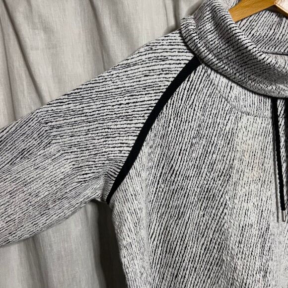 Kirkland Signature Women's Gray Jacquard Cowl Neck Pullover Sweatshirt Size XL - Picture 6 of 11